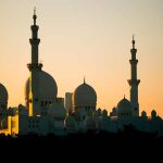Sonnenuntergang über der Scheich Zayed Moschee in Abu Dhabi